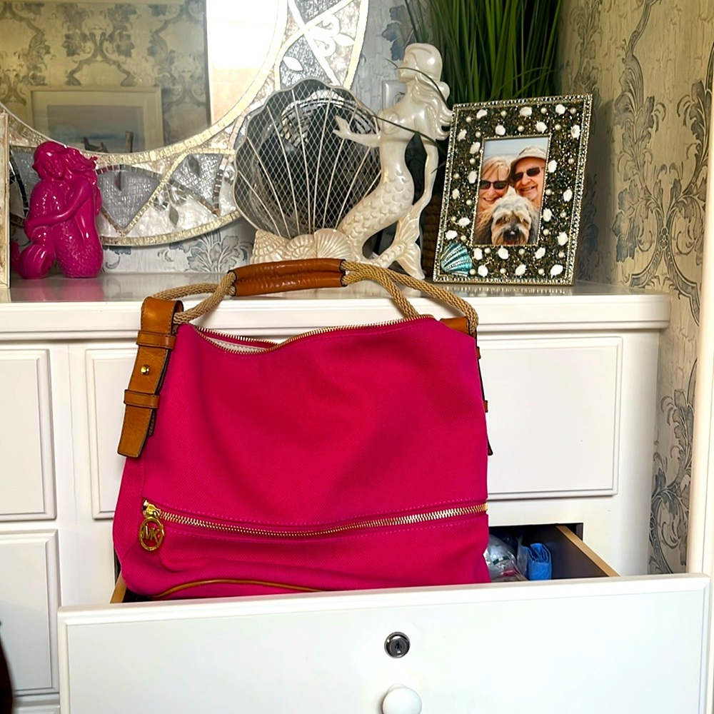 AUTHENTIC MICHAEL KORS MARINA LARGE SHOULDER TOTE ~ FUSHIA ~ EXCELLENT CONDITION